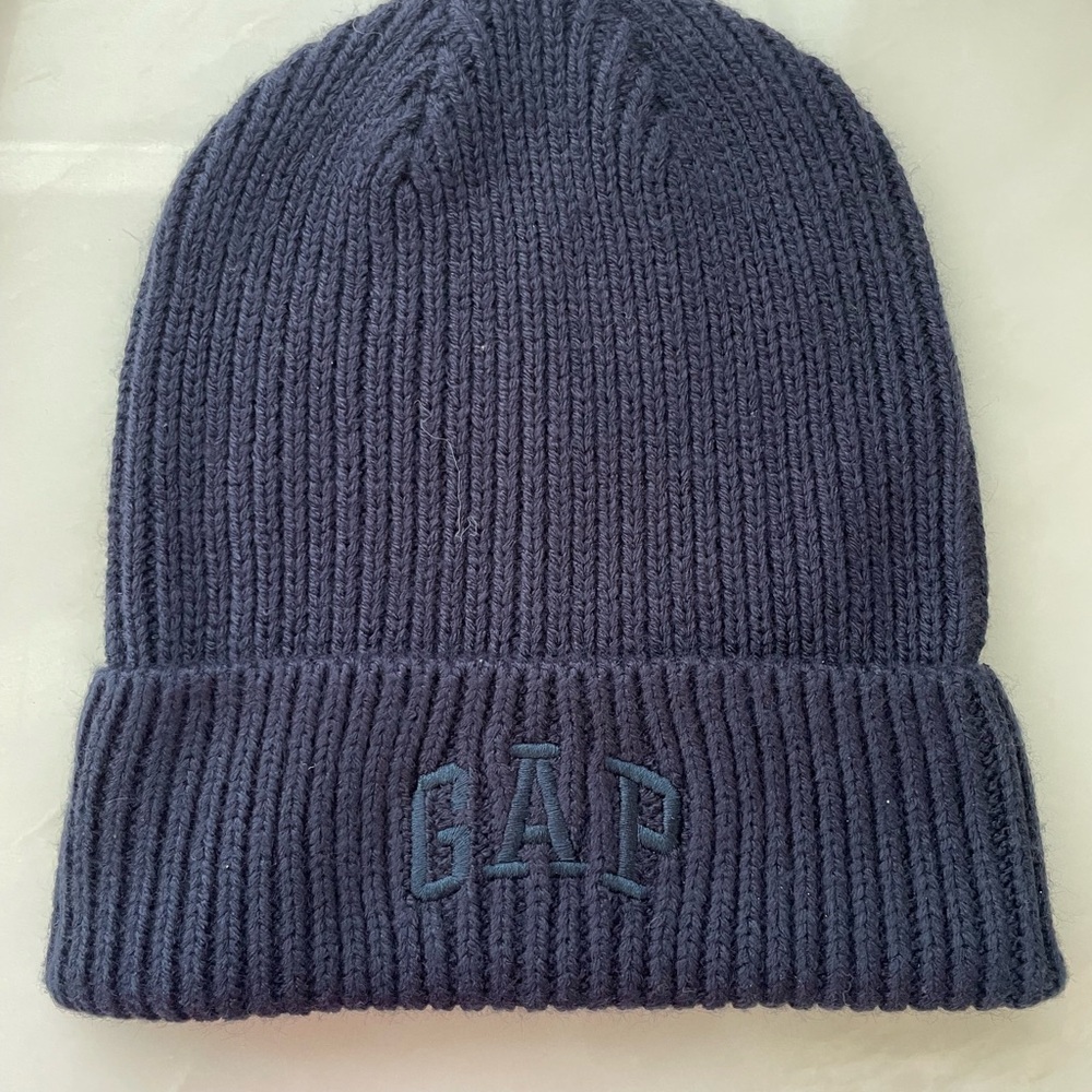 GAP Logo Rib Knit Beanie Tuque- Navy